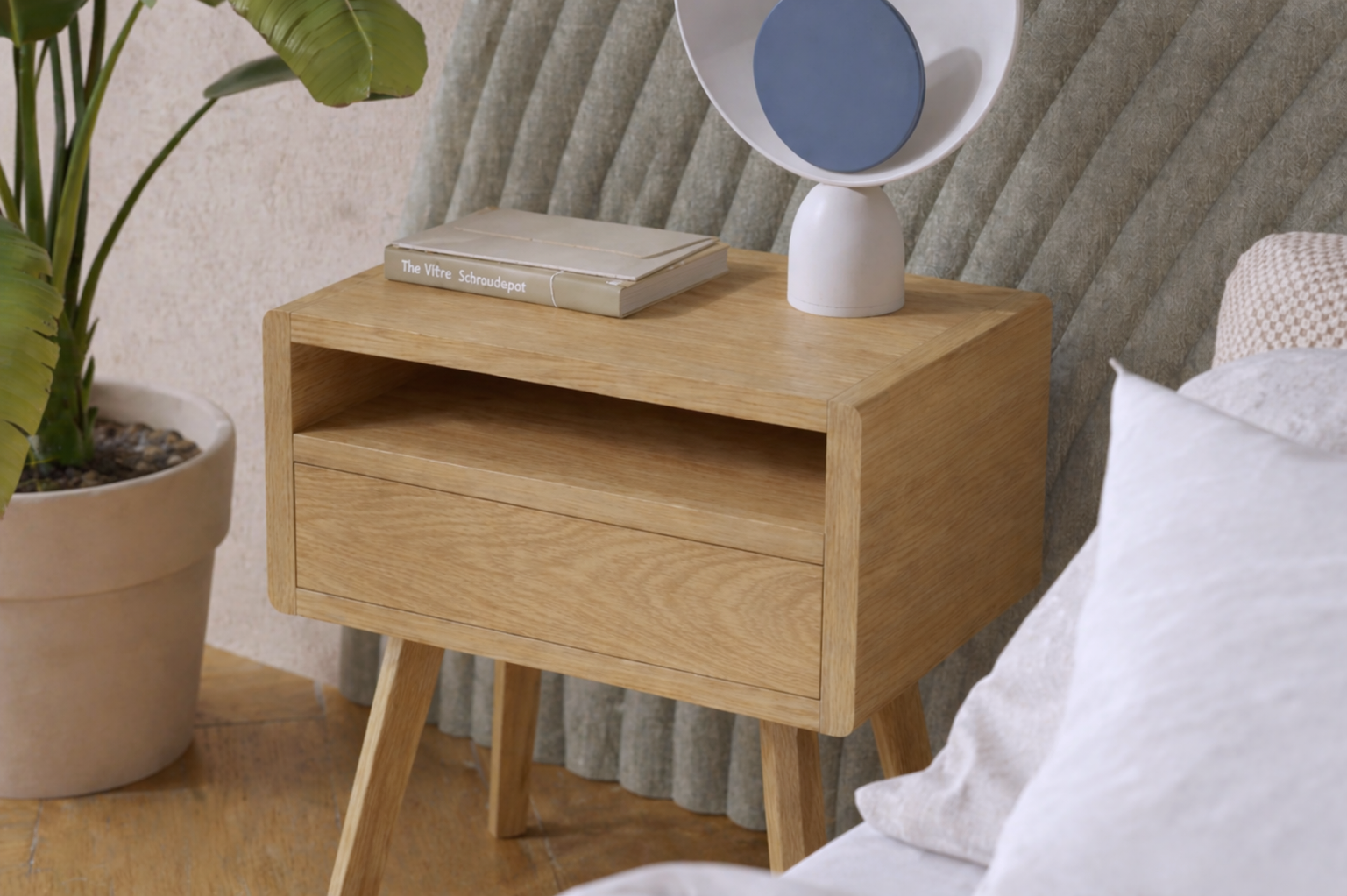 Nowoczesny stolik nocny 45 cm z półką i szufladą